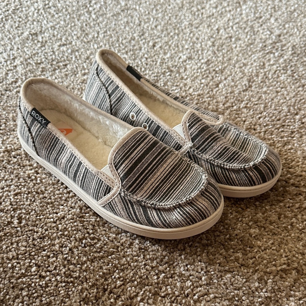 Roxy Women's Monochrome Striped Flats